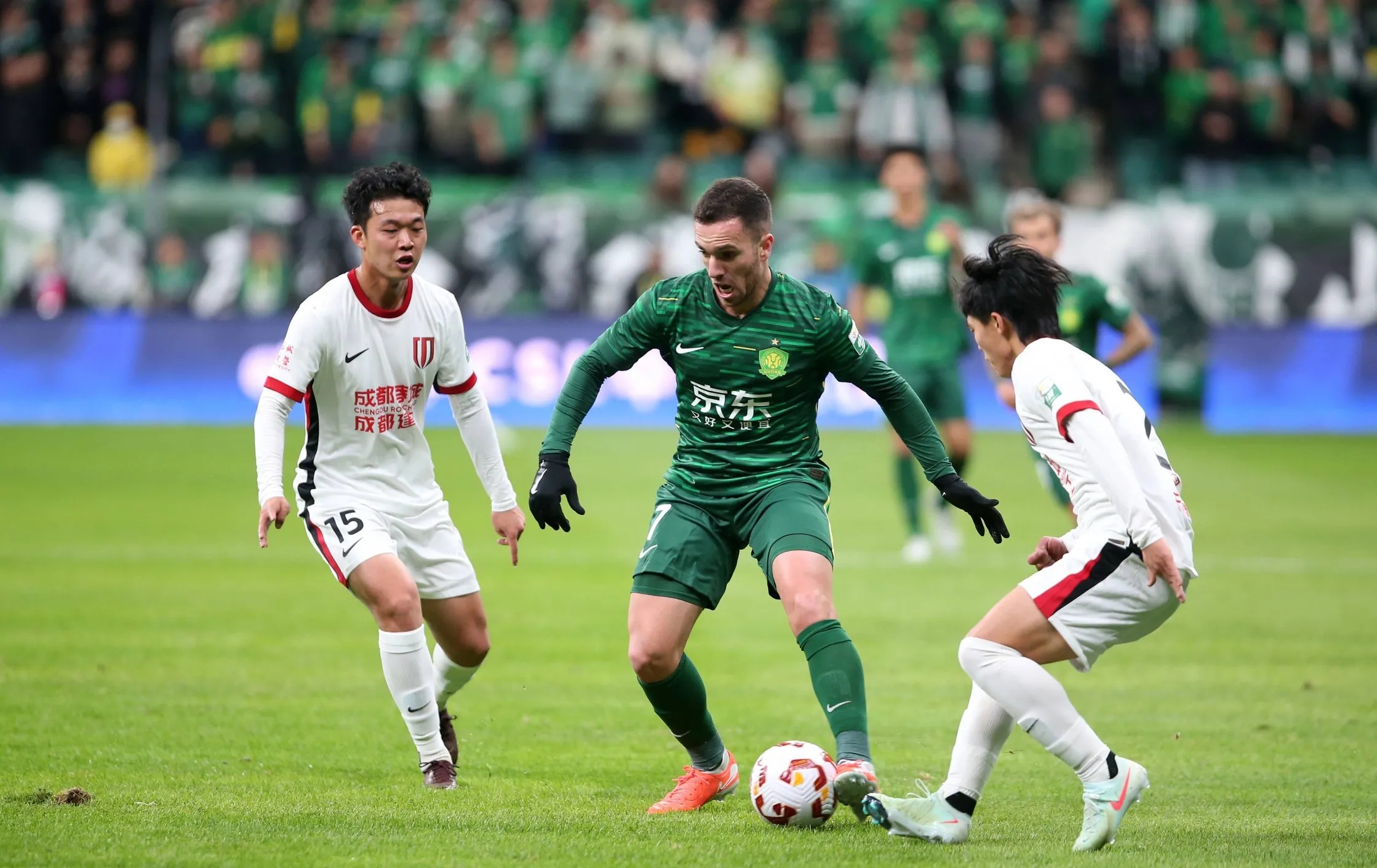 中超-法比奥破门张稀哲点射国安2-1逆转玉昆16轮不败领跑(法比奥鲁能泰山)